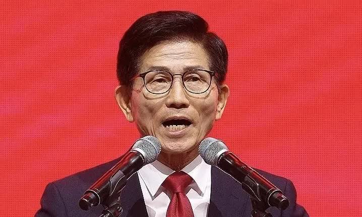金文洙怒批赵庆泰：与偏颇特检同流合污？8月12日，国民力量党党代表候选