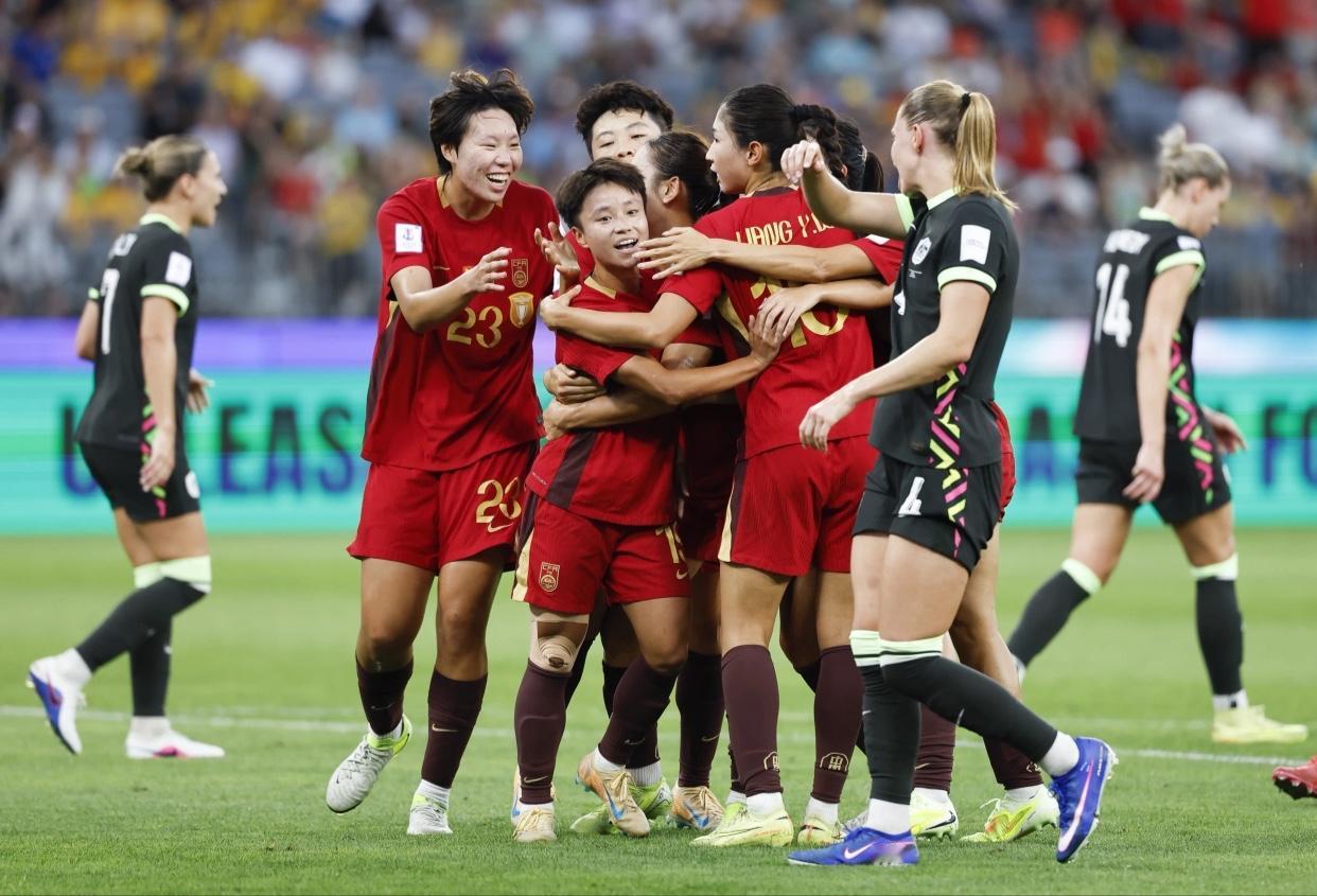 虽然中国女足输了，但是主帅真的出人意料首先，他没有选择绝大多数中国女足球迷所