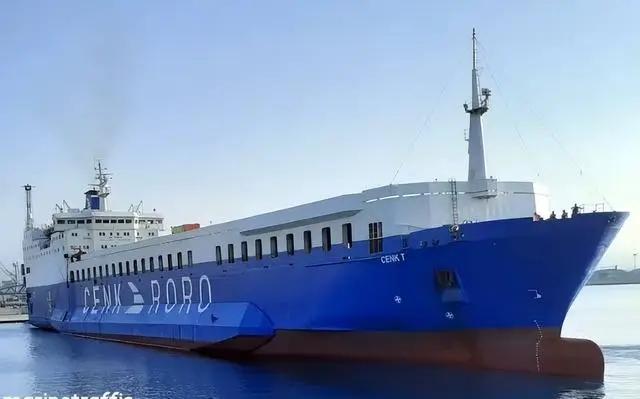 俄罗斯炸船、土耳其遭殃、黑海航线能走多久？2025年12月12日，乌克兰敖德萨