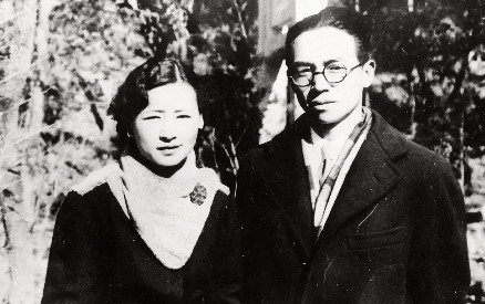 1925年11月林徽因父亲兵败身亡时，她四个弟弟中最大的才11岁。四个异母弟弟后