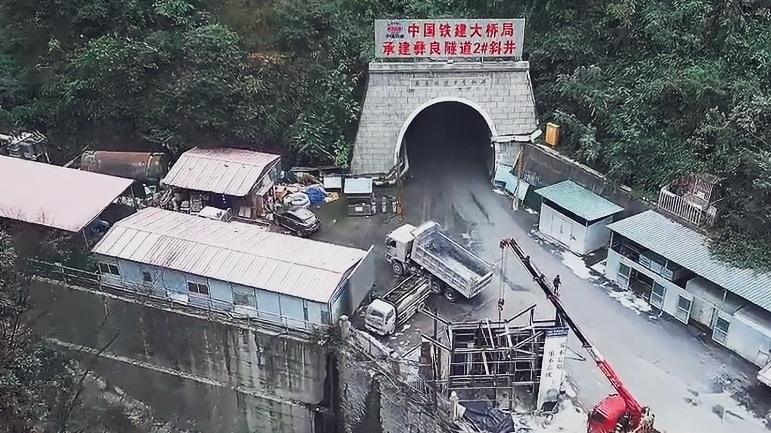 🔥全网沸腾！渝昆高铁全线进入最后冲刺，云南首条350km/h高铁即将贯通！重庆