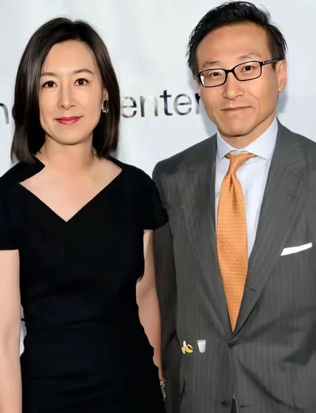 蔡崇信和原配在一起的合照无论气质和气场都是非常匹配的穿着也非常有品位两个人竟然离