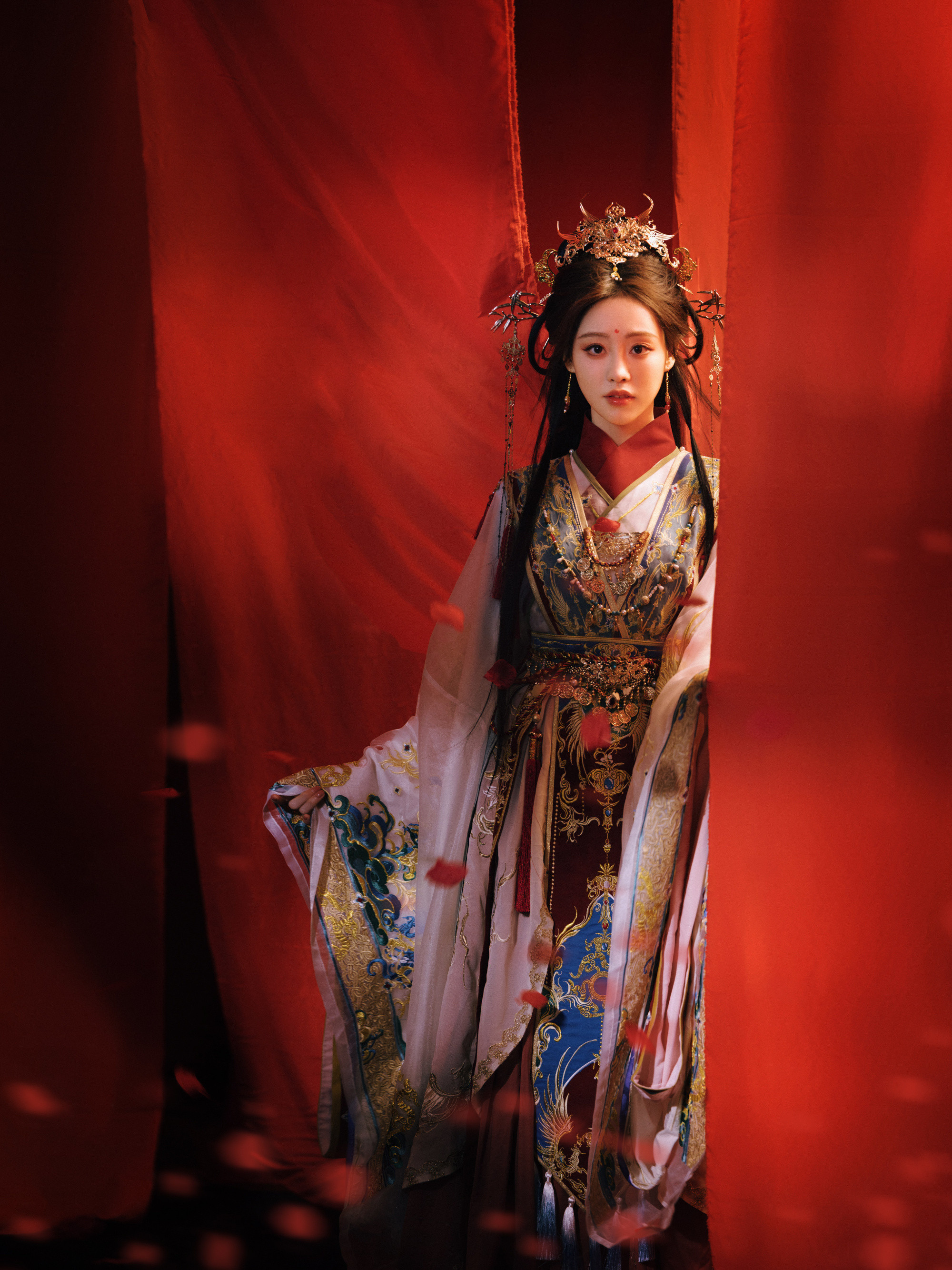 祝绪丹古风小仙女：月下花容，精致甜美。祝绪丹