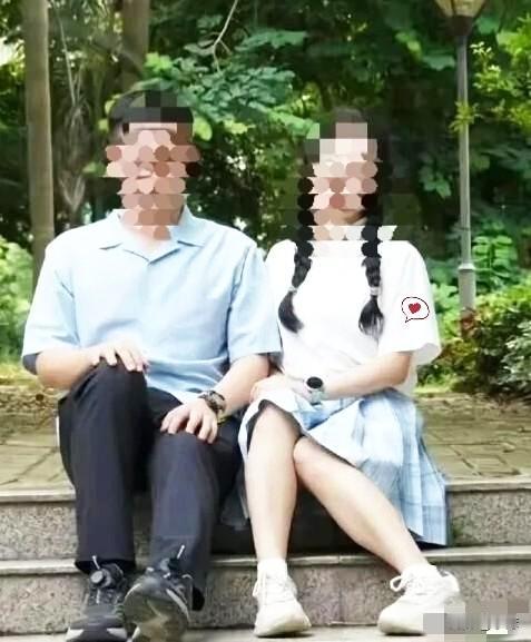 没想到北大女学霸会以写自传体小-黄-文出圈女主是考上北大的某省文科状元男主