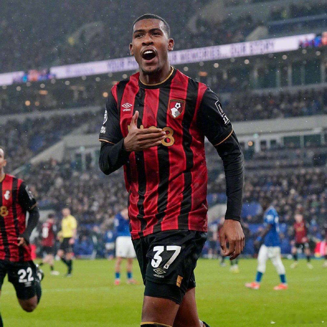 【冉冉升起的新星】19岁的拉扬在冬窗从瓦斯科达迦马28.5M欧元转会伯恩茅斯，出