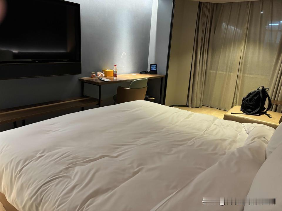 这次出去旅游，本来想在外面多玩几天的。说是没有计划的旅游，是指没有特别明确的