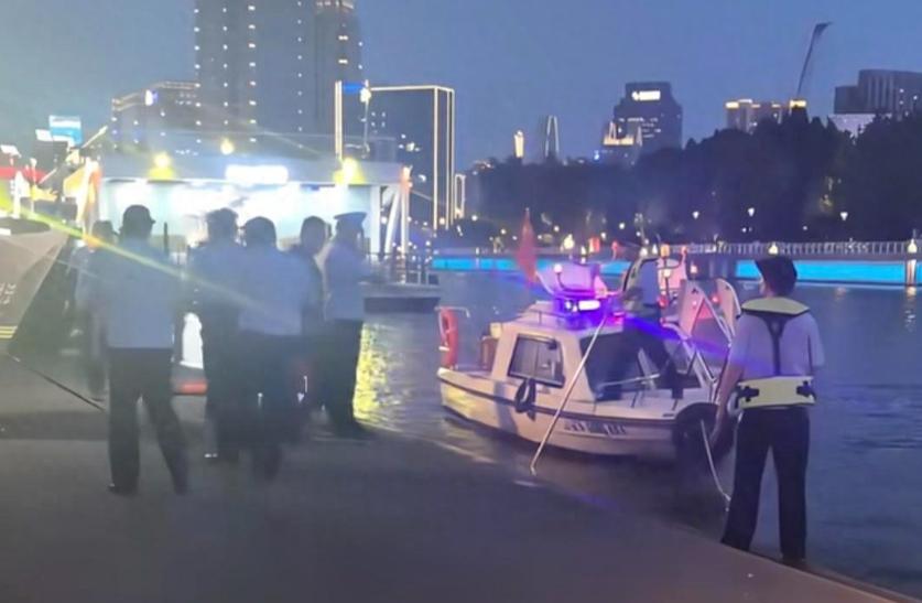 出门旅游有条保命经验：本地人不去的地方，别去。可惜在天津之眼底下，这条经验用不上