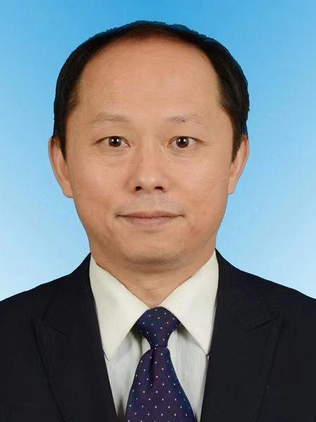 刘勇，江西九江人，1958年1月生，年少时曾是“打架大王”，他成长于干部家庭，因