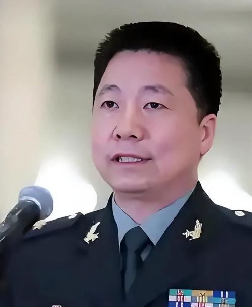杨利伟退休待遇揭秘：没有巨额奖金，只有“终身金钟罩”! 外界总爱传中国首位太