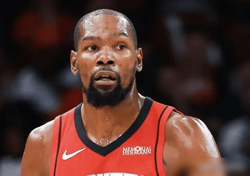 37岁杜兰特，一场比赛下半场6失误，被名嘴骂“可悲”。你猜他怕什么？怕包