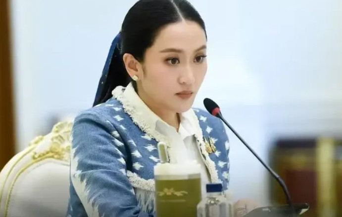 佩通坦稳了，泰王力挺佩通坦。无论泰国还是柬埔寨，佩通坦也应该是少有的的温柔总理。
