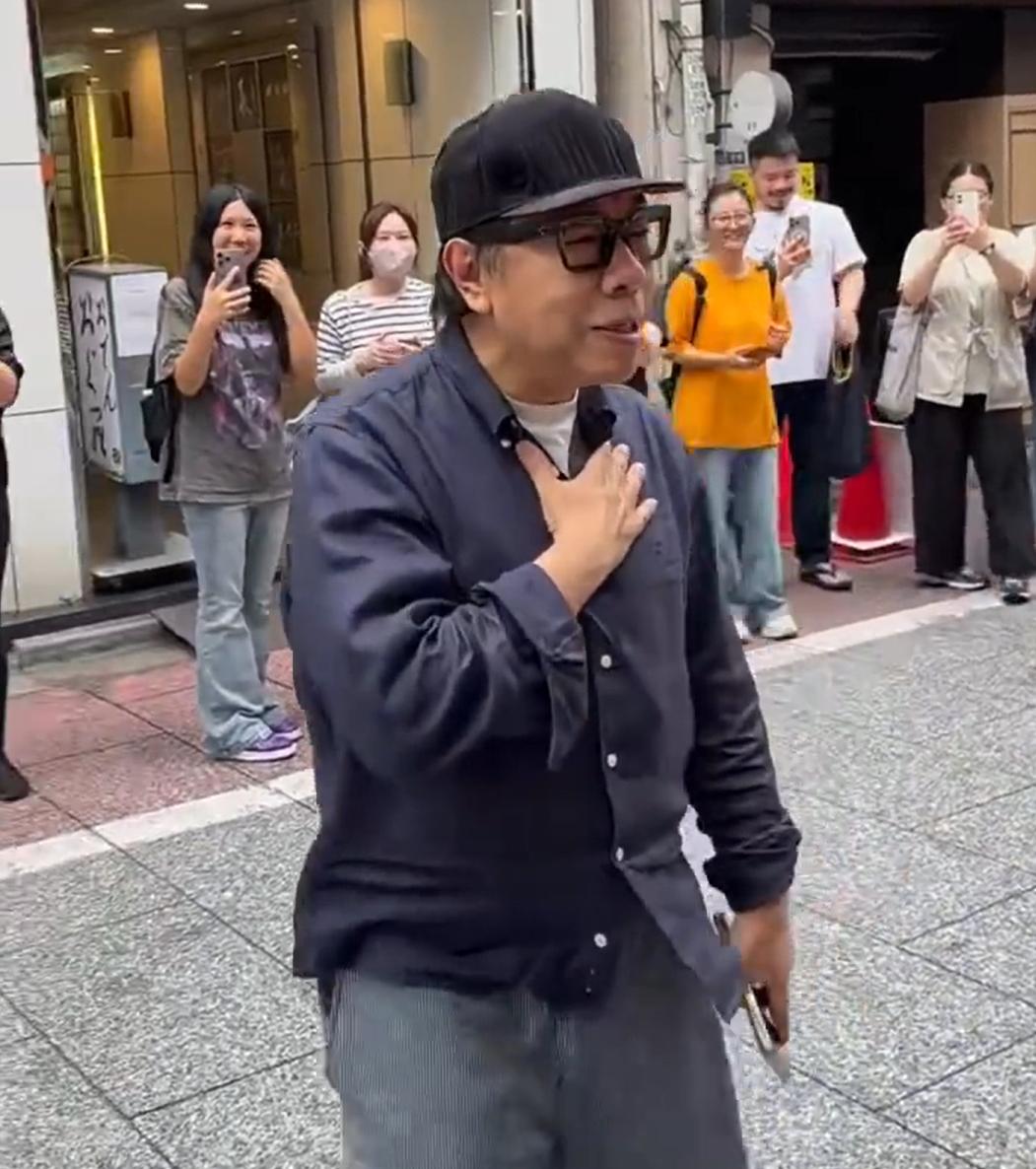 蔡康永这是彻底不回大陆市场了。据网友爆料，蔡康永把经纪人的电话都删了。此处的