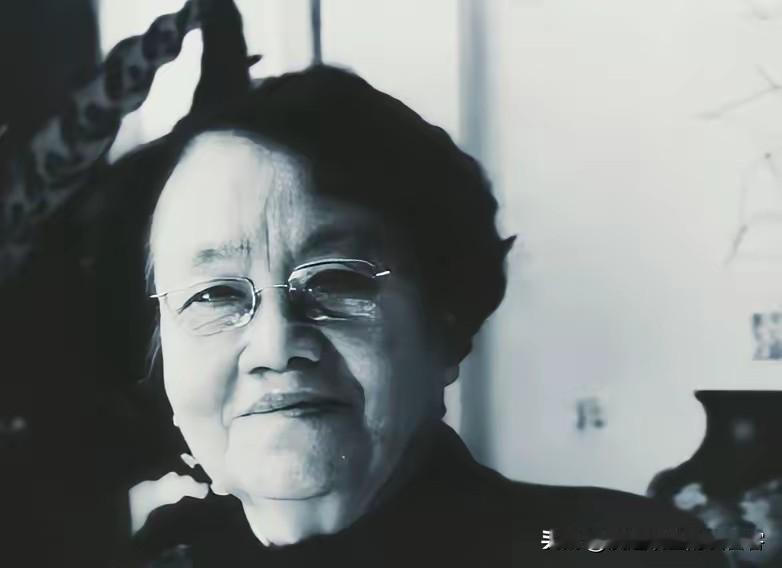 1940年，军统工作人员王化琴冒死救下一名地下党。11年后，这名曾任职军统的女子