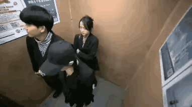 你俩这么秀恩爱真的好吗？求后面小姐姐的心理阴影面积！