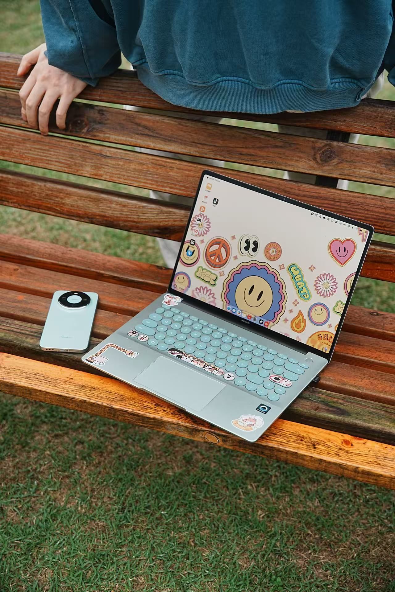 华为发布的新鸿蒙电脑你们刷到了没，这次新款鸿蒙电脑外观真是nextlevel，