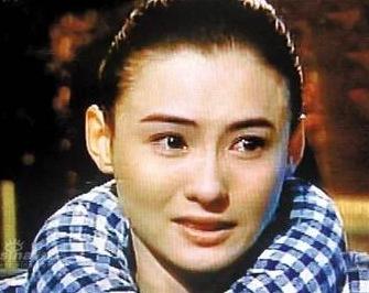 张柏芝咋了？所有的头条新闻都在说张柏芝惹到官司，失控到哭，只是说过程中的表现，没