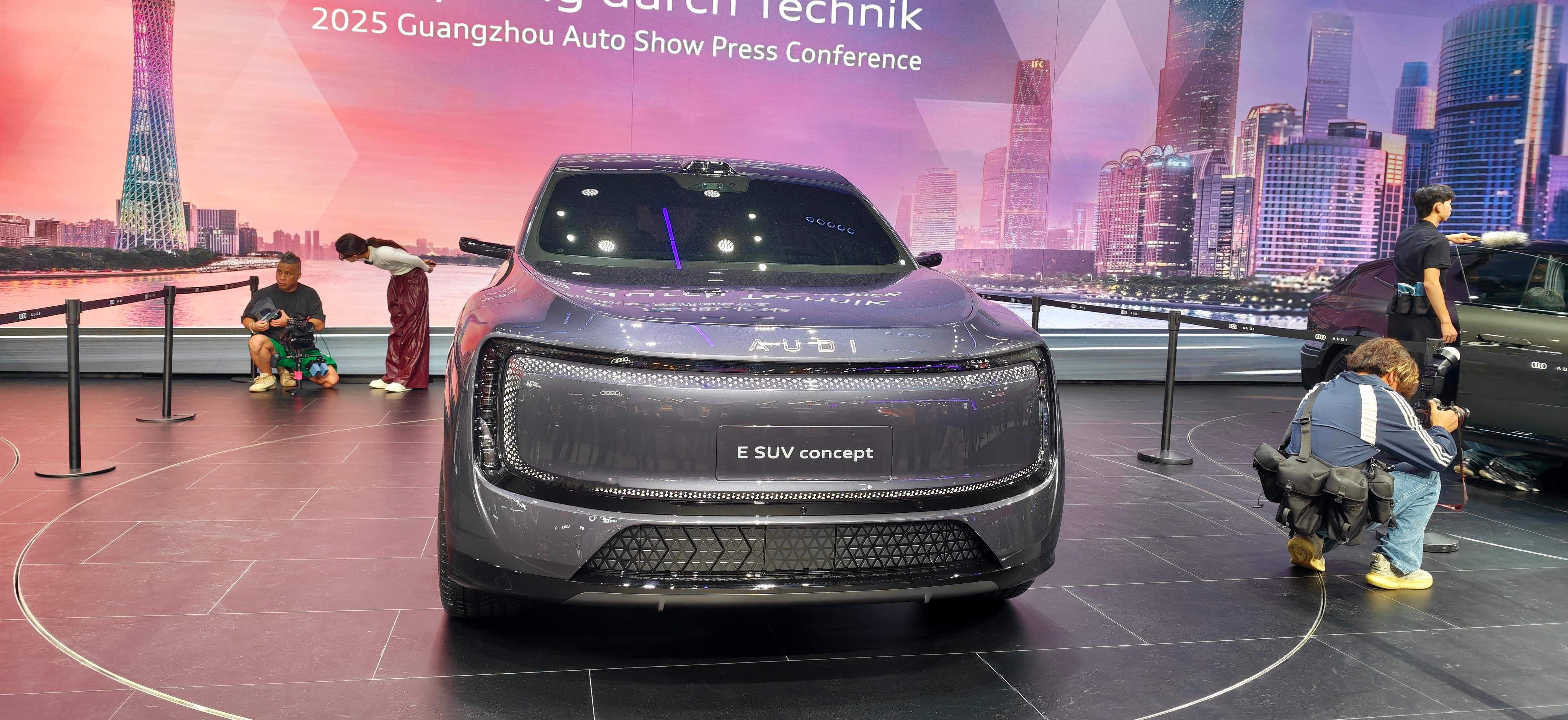 AUDI品牌的第二款车是一款SUV，据传会命名AUDIE8，从概念车的外观来看