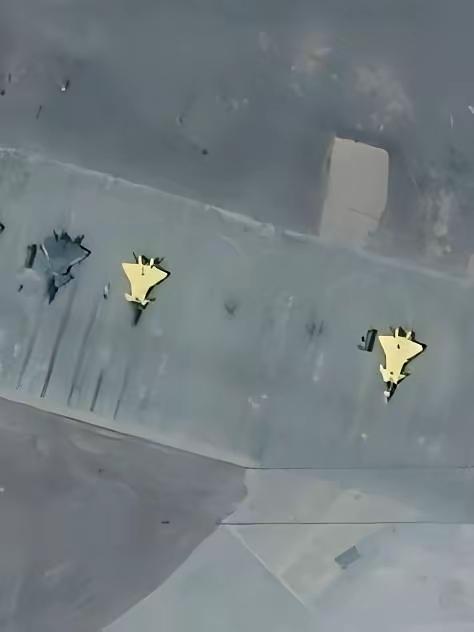 我个人认为，这是歼10的发展型号，是双发隐身歼10。首先，在发动机瓶颈解决后，