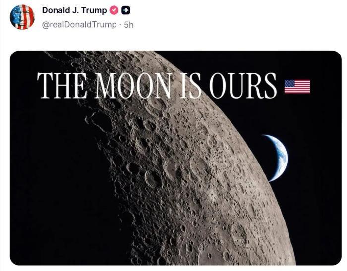 特朗普是不是中邪了？他上任后干了什么？加关税，搬起石头砸自己的脚；建白宫宴
