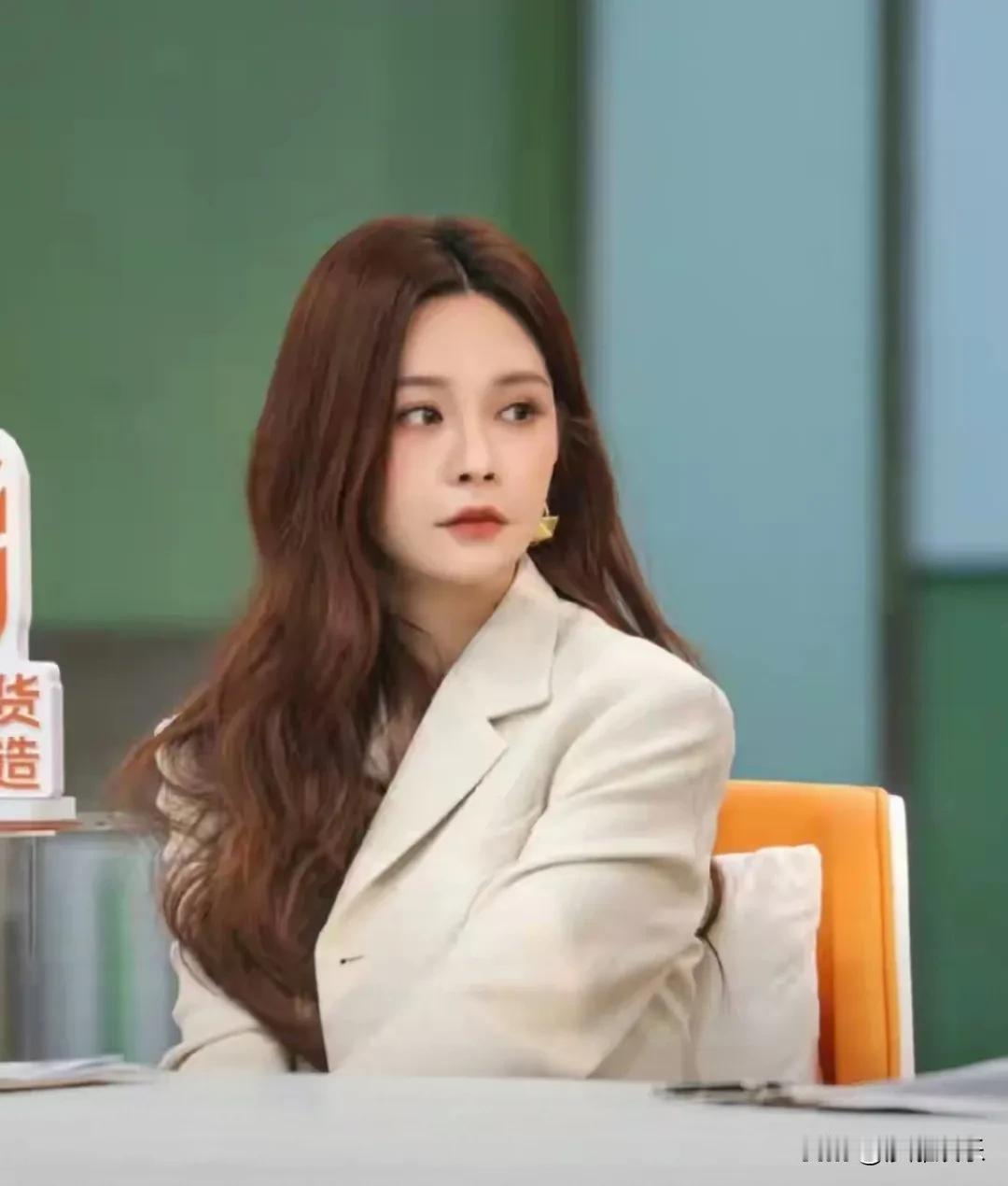 沈梦辰这次真敢说！她在节目里直接戳破“奢侈品尾单”的美梦。醒醒吧姐妹们，直播间里