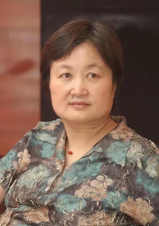 陈知进，女，中共党员，陈赓与傅涯之女。1950年出生于云南昆明。1968年入伍。