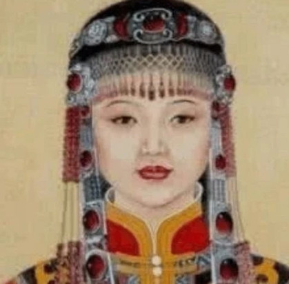 1635年，皇太极下令将姐姐莽古济凌迟处死。行刑那天，莽古济被当众扒光衣服，绑在