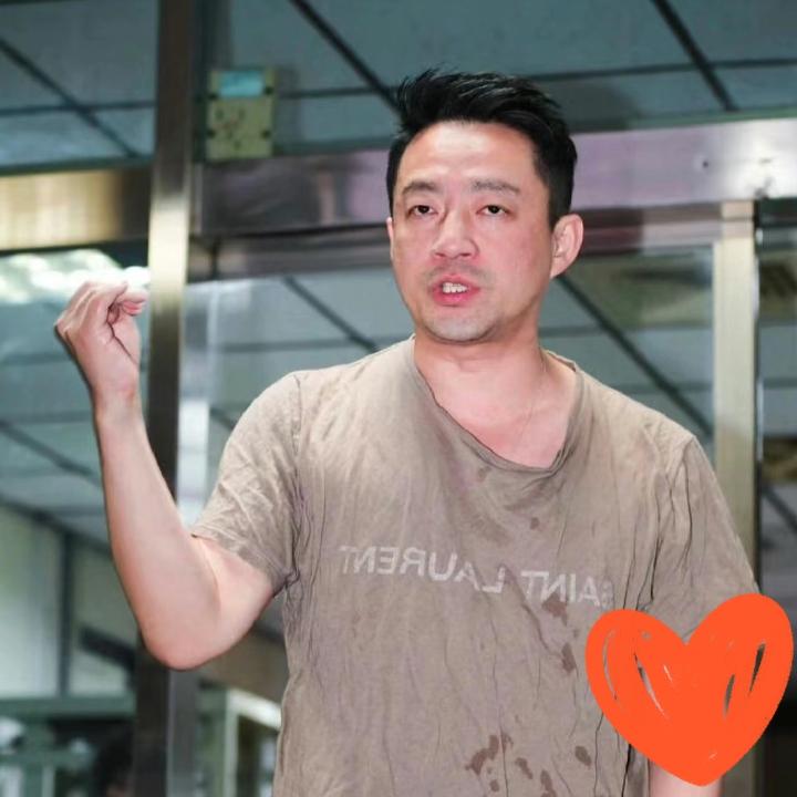 这场闹剧终于要结束了汪小菲这回是真的不再手软，直接收紧了钱袋子！这下大S在台