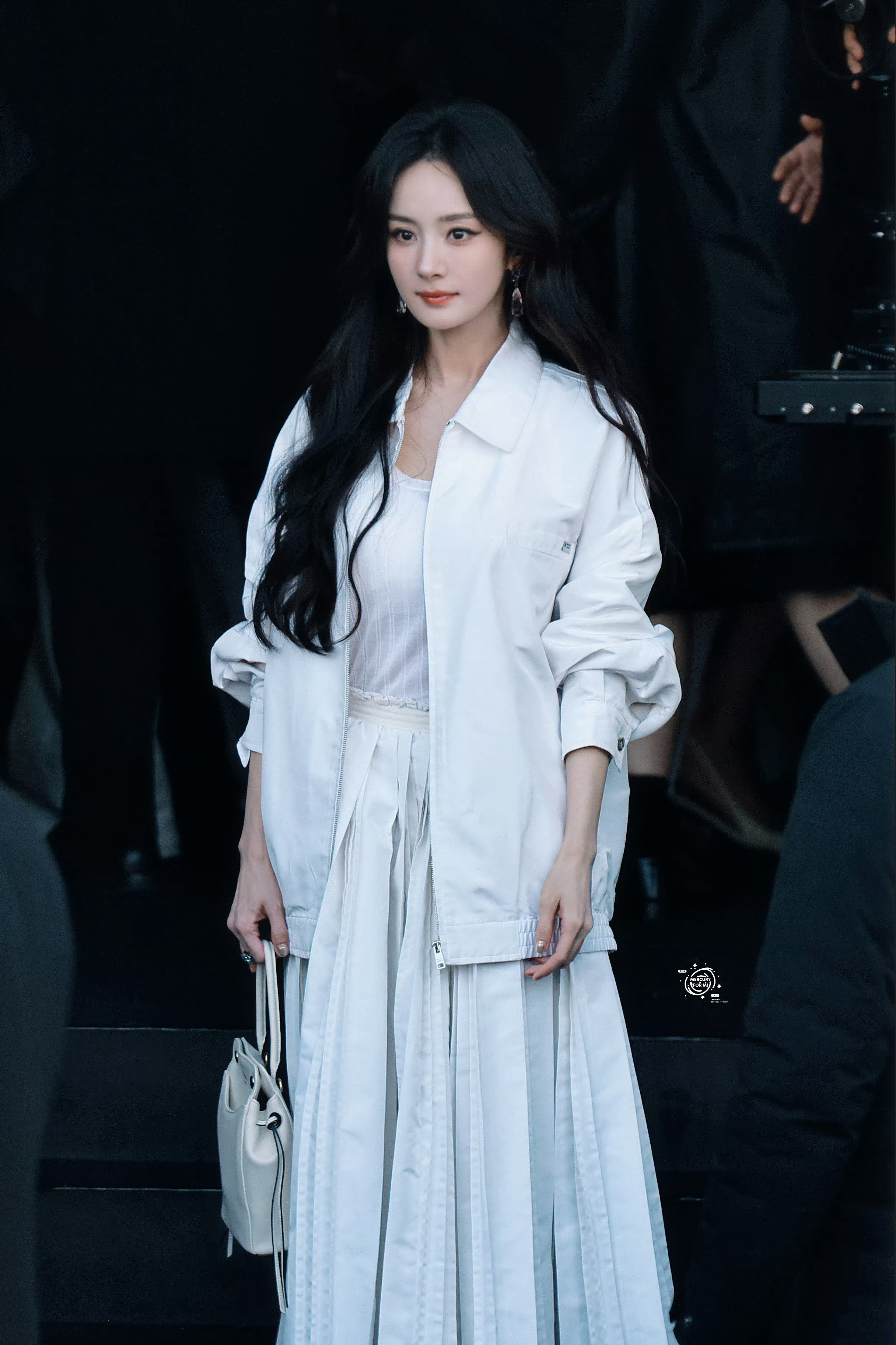 mi姐inMilano🤍🤍🤍素净心动妆✨✨✨化妆：金鹤龙🧏🏻♂️杨幂