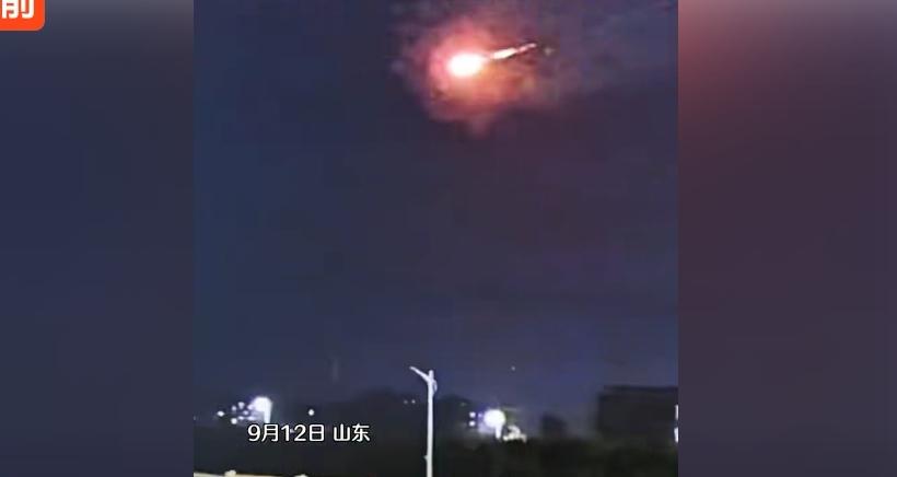 山东上空的巨响：不明飞行物击落背后藏着什么？近日，一则消息在网络上炸开了锅