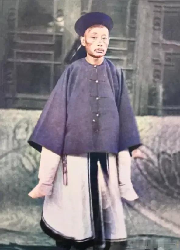 这便是清朝大内高手的真实模样，大家瞧瞧！这可不是演戏，也并非电视剧里的演员，而是