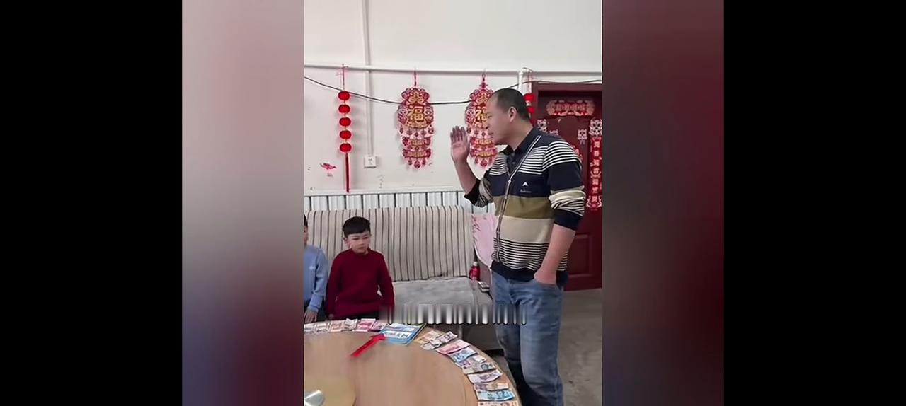 挺有意思，也挺现实。舅舅没有钱，但是又得给外甥们发压岁钱。于是想了个办法，把所