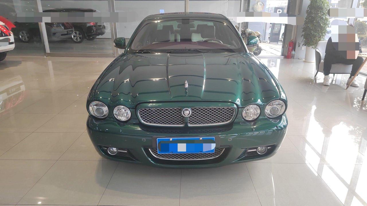 迄今为止，个人认为最经典的欧系车，没有之一！四眼圆灯，豹子立标，雪茄车身，全铝