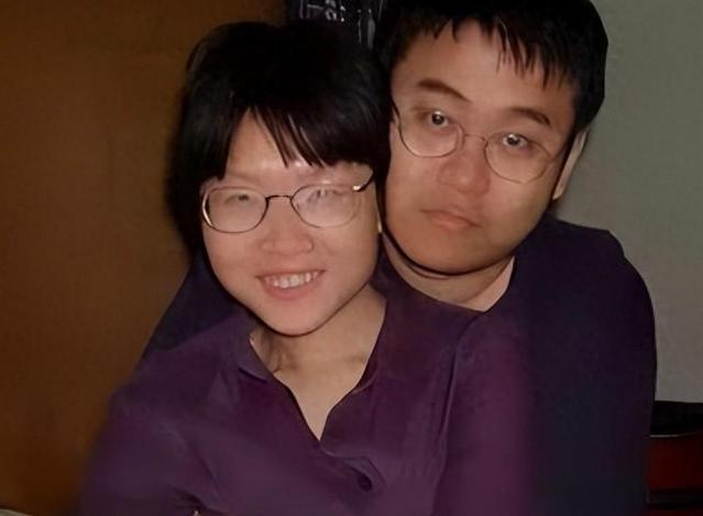 2005年，清华女硕士陈丹蕾，深夜趁丈夫熟睡时，拿出手枪朝着丈夫后脑扣动扳机，一