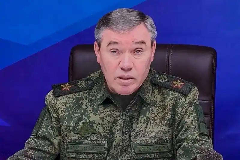 当地时间4月21号，俄罗斯突然抛出一枚重磅消息，俄军总参谋长格拉西莫夫亲自出面，