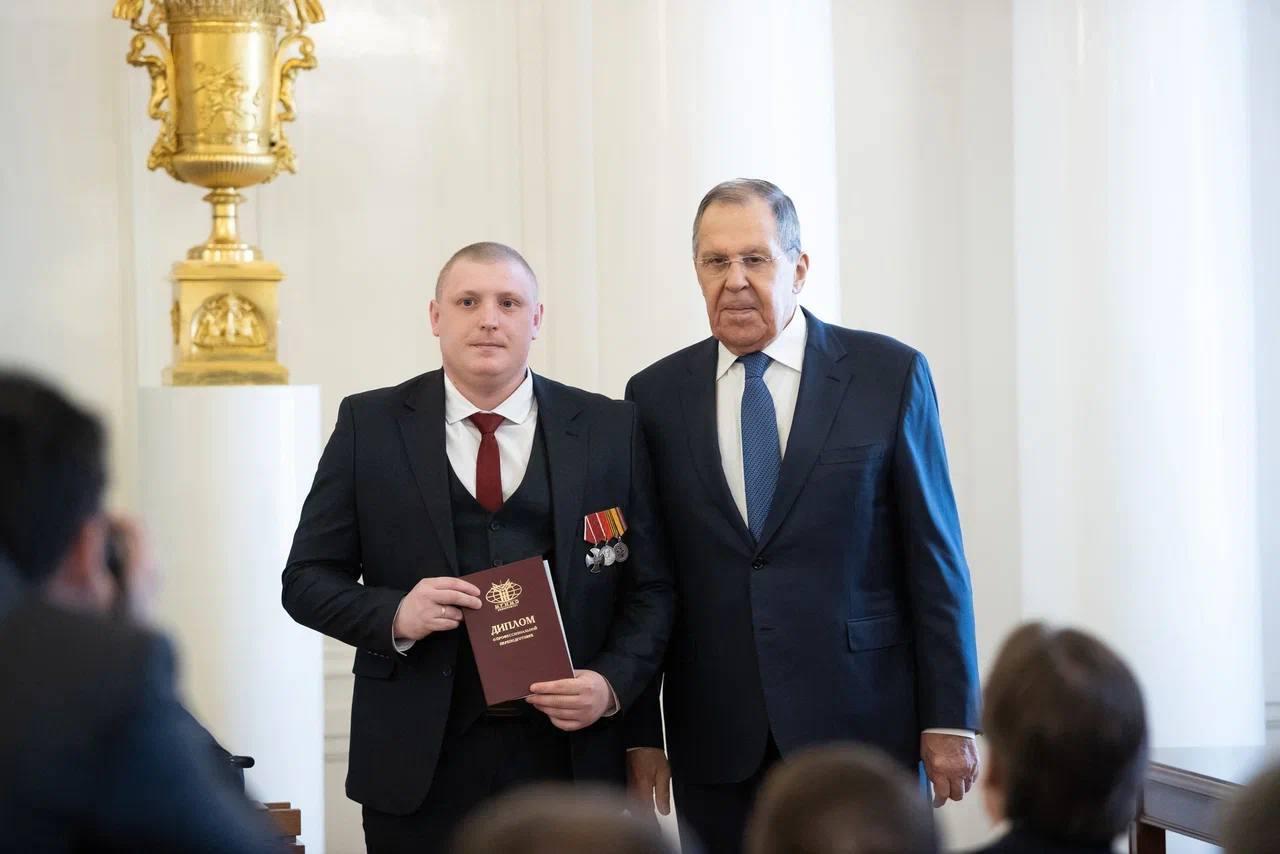 俄罗斯把特别军事行动老兵打造成新一代国家精英，动作再升级！安娜·齐维列娃联