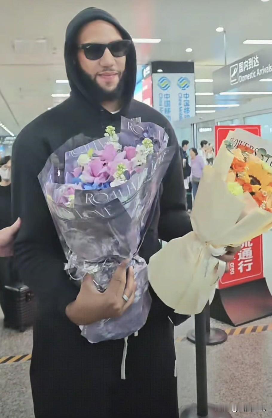 好消息速递！山西汾酒男篮第二外援乔治.康迪特四世入境落地太原！今天晚上10点3