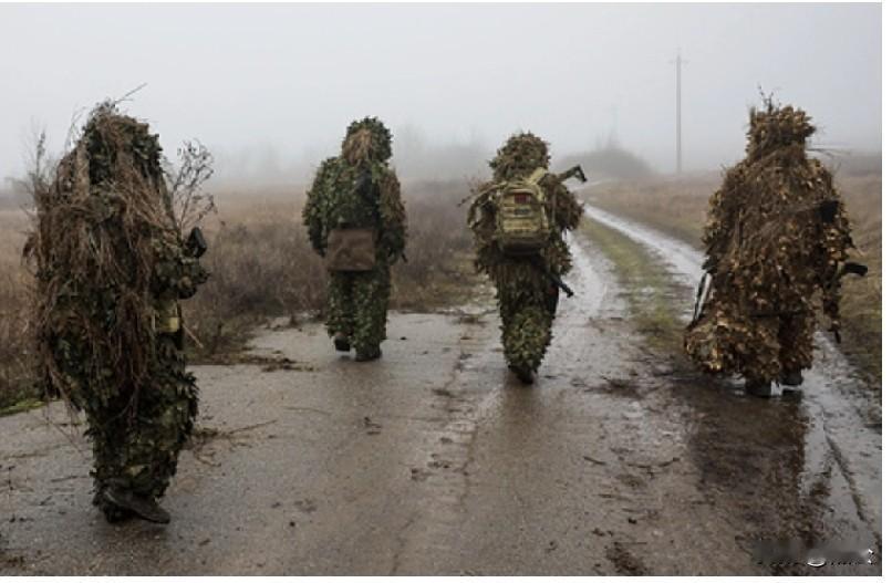 俄军清除顿巴斯别列斯托克地区乌军2月24日，塔斯社消息，军事专家安德烈·马罗