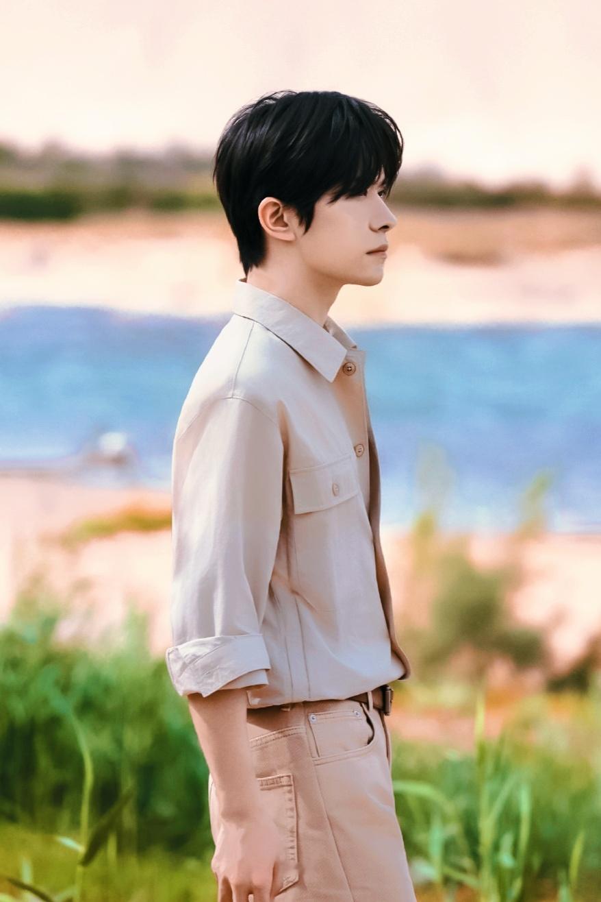 易烊千玺｜山峰湖泊蓝天属于我的灵魂🌾​​​