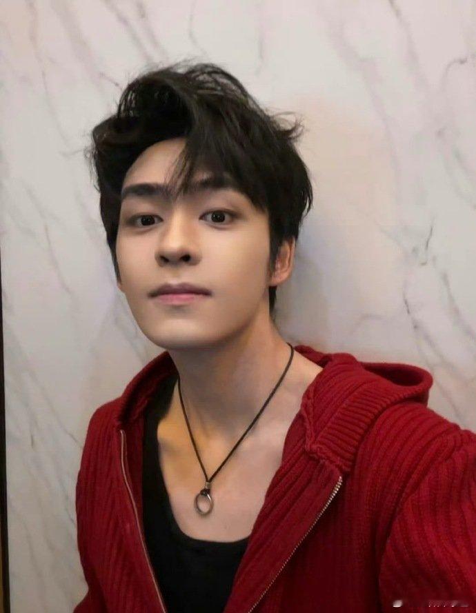 张卓尔晋级晋级之路充满争议！那英坚持力挺张卓尔，称赞其进步显著，保送晋级十强