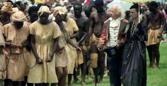 1626年后，有50万名黑人被卖到美国做黑奴，女黑奴被迫和奴隶主发生关系后，生下