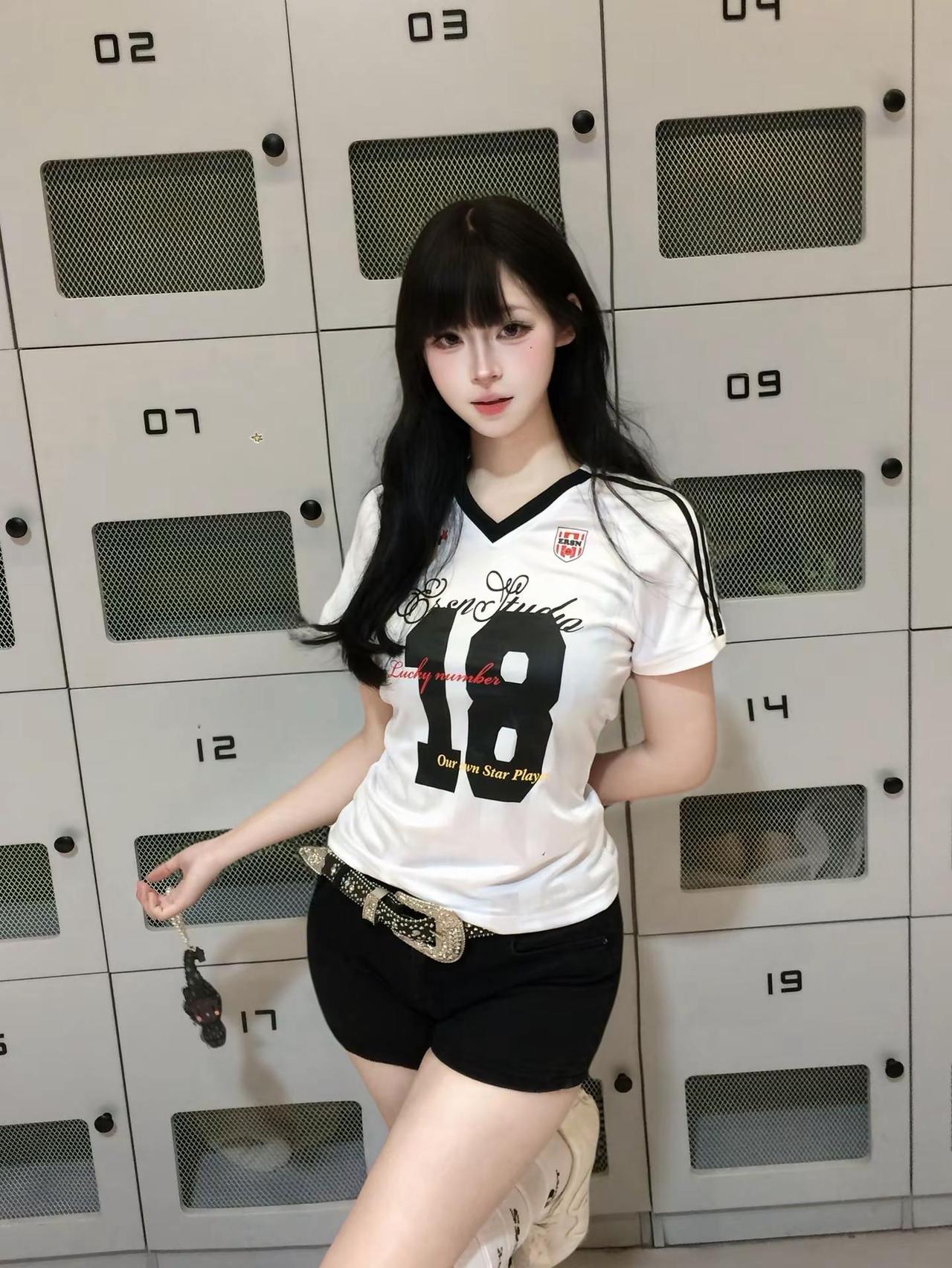 ♡ㅎㅇ..🩶🤍🩹。甜酷辣妹学姐穿搭