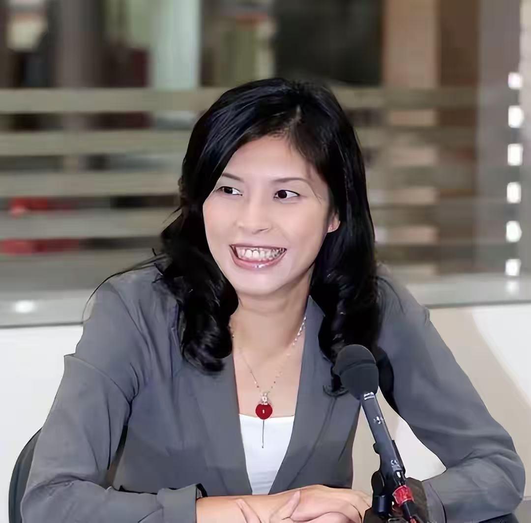 郑丽文想要的，大陆给得很爽快，随行人员有惊喜，蓝营一姐发话了郑丽文率团到访大