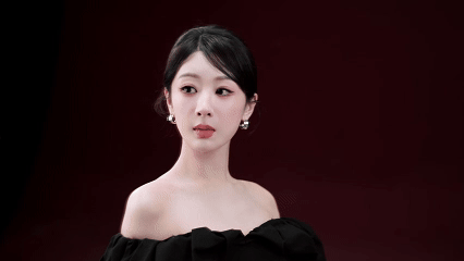 永远可以相信杨紫的眼神戏绕个弯，遇见更完整的自己。杨紫的眼神戏，总能精准戳中人