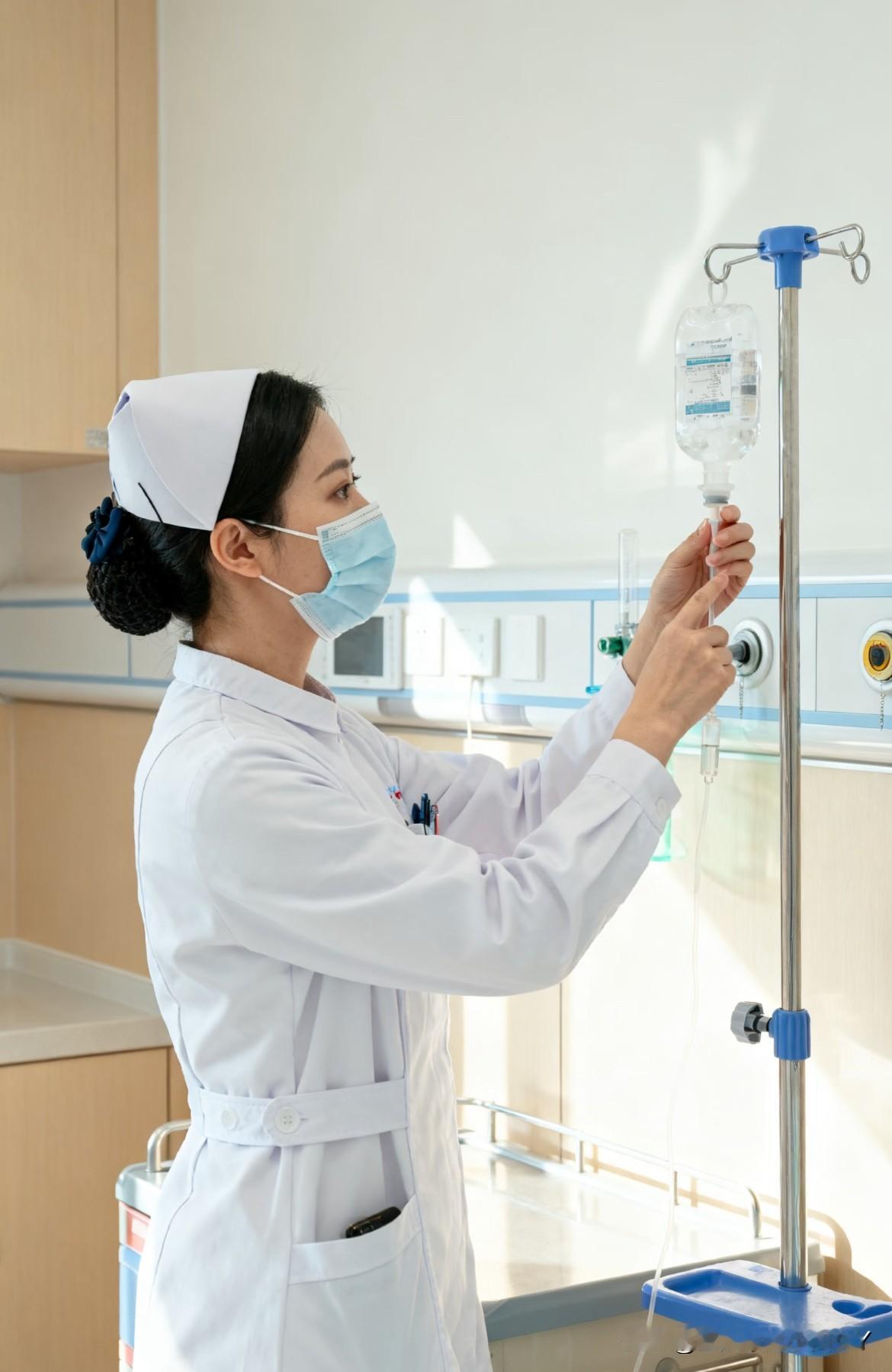 护士有风险，不信你来看！刚刚在医院看望生病的大伯，还住在ICU缓冲病房，