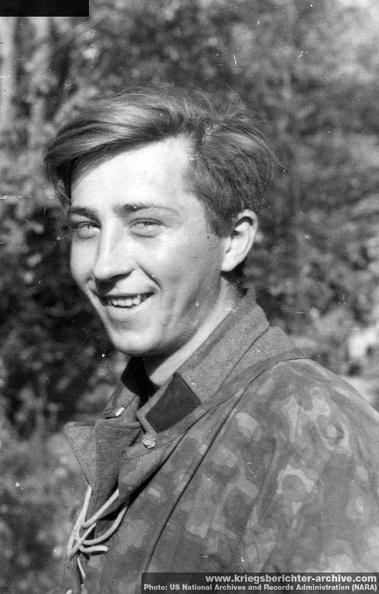 德国战地记者科尼利厄斯・库克，出生在纽约的丹麦人，得过铜质突击步兵奖章，后来在东