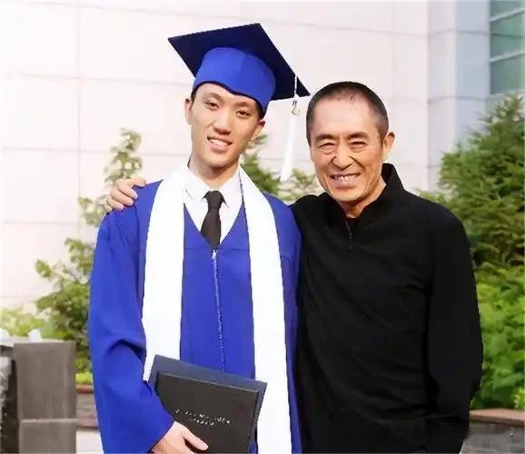 6月5日，张艺谋大儿子张壹男‌登上热搜，引发热议，起因是其导演的电影正式官宣。