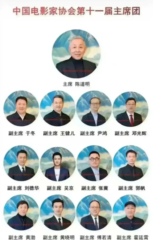 “康熙皇帝”下面有十二大臣！