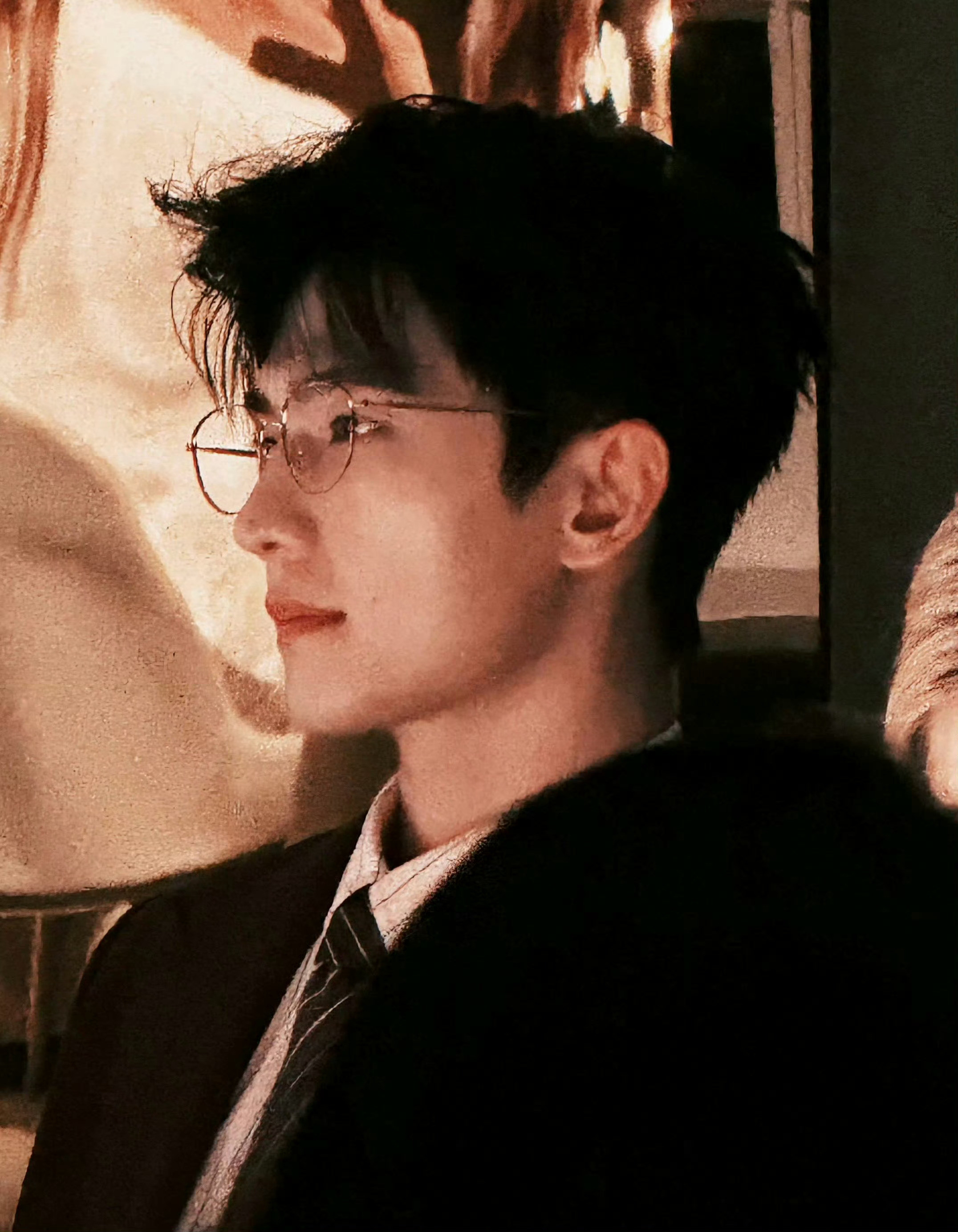 杨洋人没来但亲签来了杨洋人虽未到，语音秒被认出苏感爆棚！亲签礼盒诚意满分，远程操