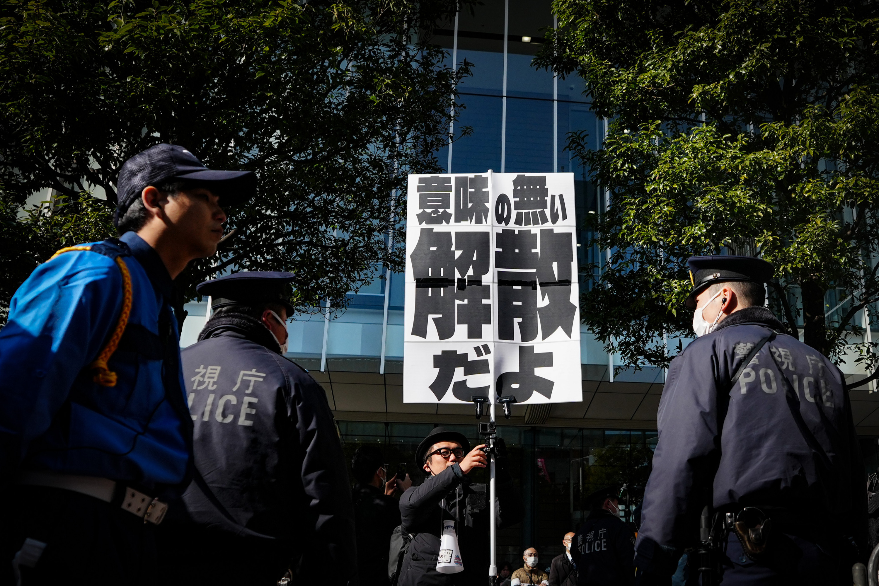 #日本大选前自民党敲经济警钟#【执政党警告：日本可能沦为“二流国家”】据俄罗斯卫