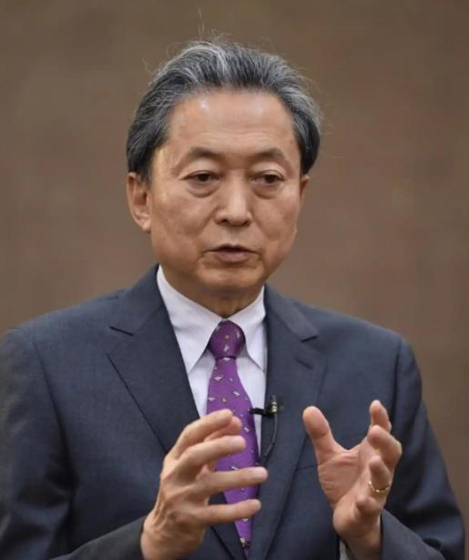 日本前首相鸠山由纪夫发火了！曾经说当年中国放过日本战争赔款，是因为中国自己的决定